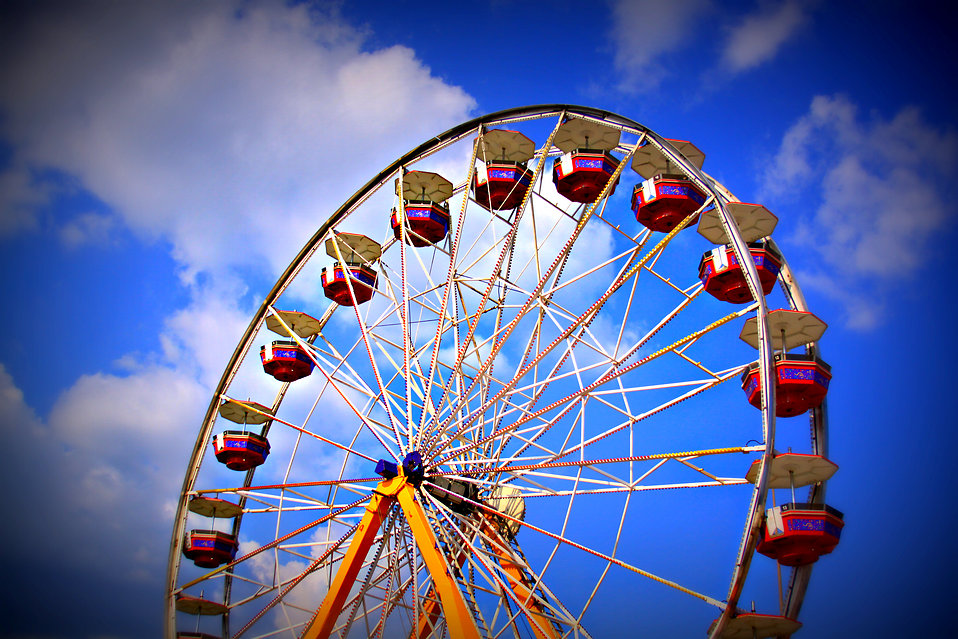 Little engineers design a Ferris wheel