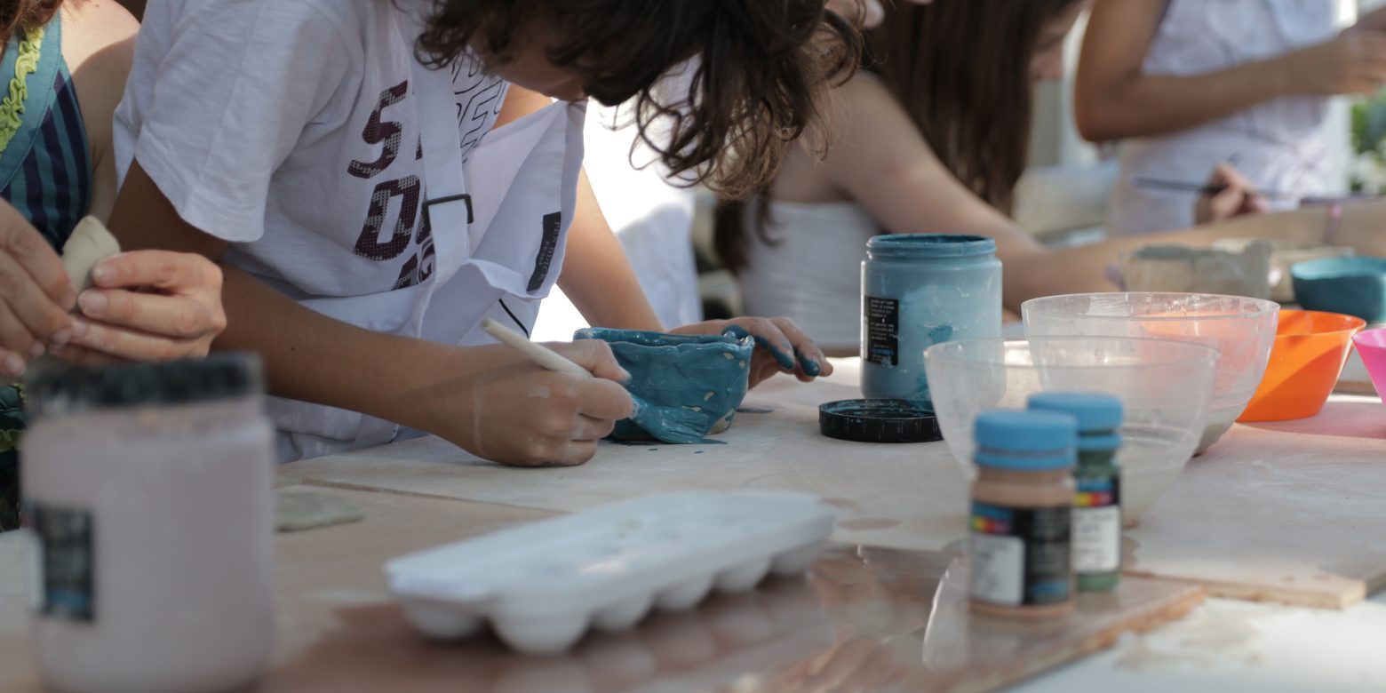 Painting Easter mugs