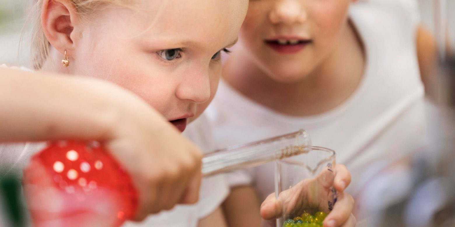 2148581289 (1)